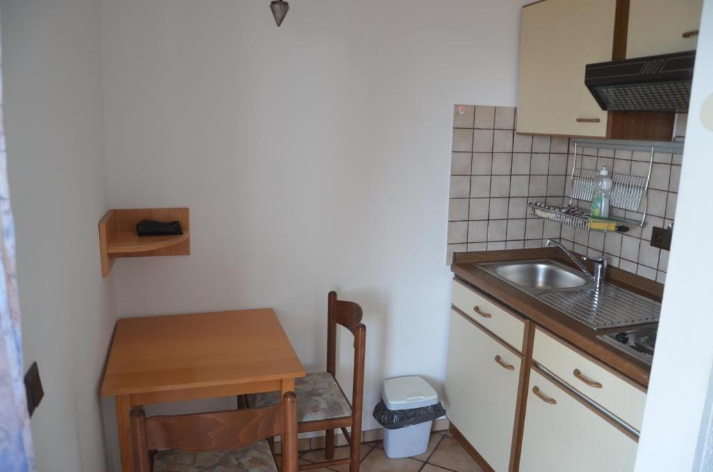 Apartmani Kemac Stara Novalja Eksteriør bilde